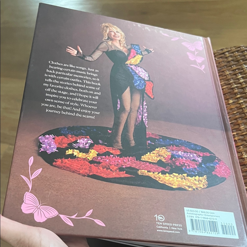 #0965** Dolly Parton 'Behind the Seams' Book - Picture 10 of 14